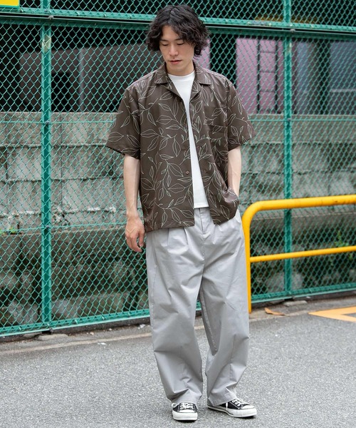 ITEMS URBANRESEARCH（アイテムズ アーバンリサーチ）の「リーフプリント オープンカラー半袖シャツ（シャツ/ブラウス・メンズ・パープル/ネイビー/ブラウン・MEDIUM/LARGE）」の8枚目の写真