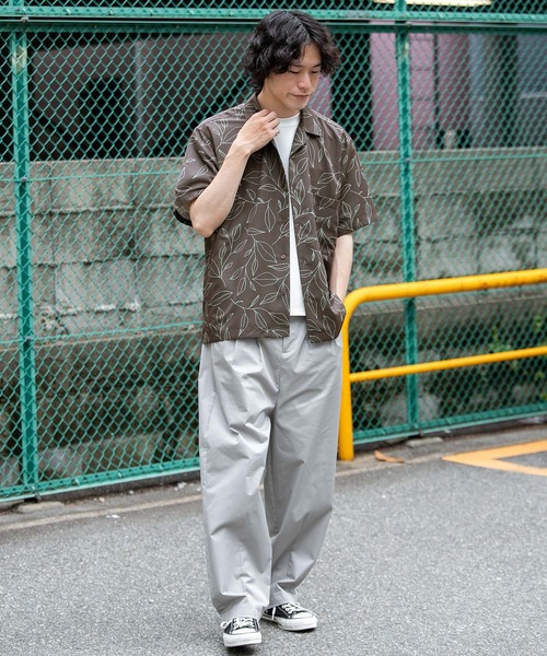 ITEMS URBANRESEARCH（アイテムズ アーバンリサーチ）の「リーフプリント オープンカラー半袖シャツ（シャツ/ブラウス・メンズ・パープル/ネイビー/ブラウン・MEDIUM/LARGE）」の9枚目の写真
