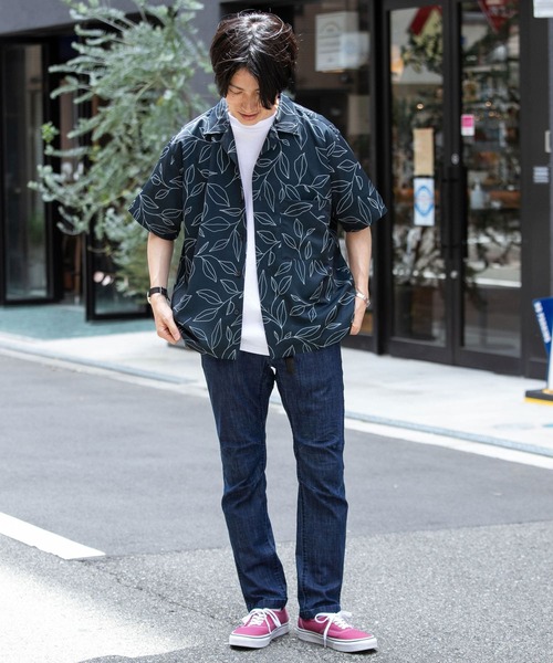 ITEMS URBANRESEARCH（アイテムズ アーバンリサーチ）の「リーフプリント オープンカラー半袖シャツ（シャツ/ブラウス・メンズ・パープル/ネイビー/ブラウン・MEDIUM/LARGE）」の12枚目の写真