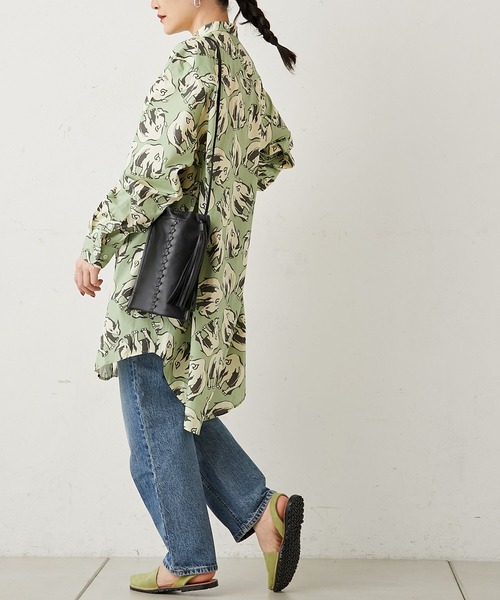 ear PAPILLONNER(イアパピヨネ)の「タッセルミニバッグ(ショルダーバッグ・レディース・ブラック/カーキ/モカ/アイボリー・FREE)」の6枚目の写真