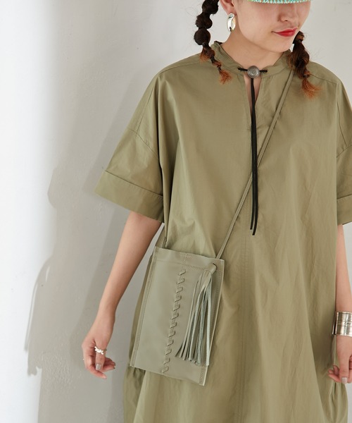 ear PAPILLONNER(イアパピヨネ)の「タッセルミニバッグ(ショルダーバッグ・レディース・ブラック/カーキ/モカ/アイボリー・FREE)」の10枚目の写真