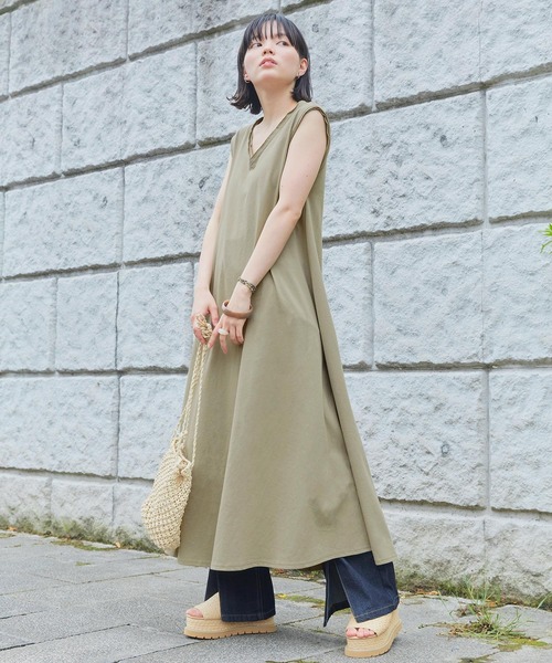 mikke（ミッケ）の「バックオープン ダメージデザインノースリーブワンピース（ワンピース・レディース・ブラック/パープル/カーキ・FREE）」の19枚目の写真