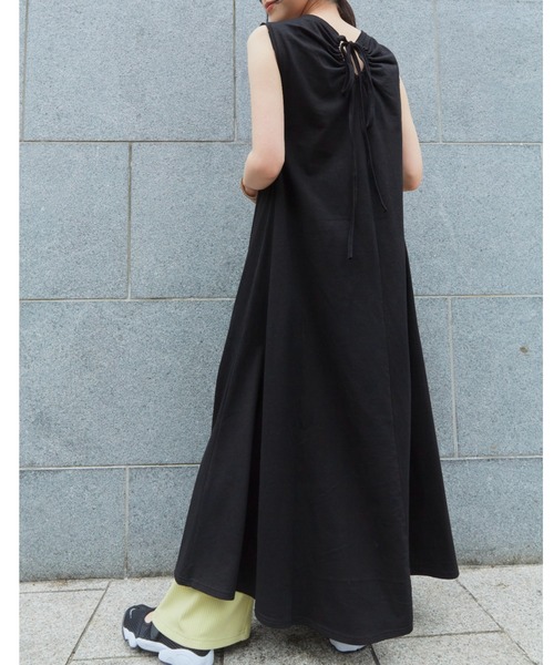 mikke（ミッケ）の「バックオープン ダメージデザインノースリーブワンピース（ワンピース・レディース・ブラック/パープル/カーキ・FREE）」の9枚目の写真