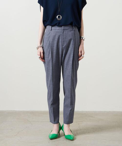 UNITED ARROWS（ユナイテッドアローズ）の「UBC P/C/L タック テーパードパンツ◆（その他パンツ・レディース・オレンジ系その他/ネイビー/ブラック・38/40/34/36）」の4枚目の写真