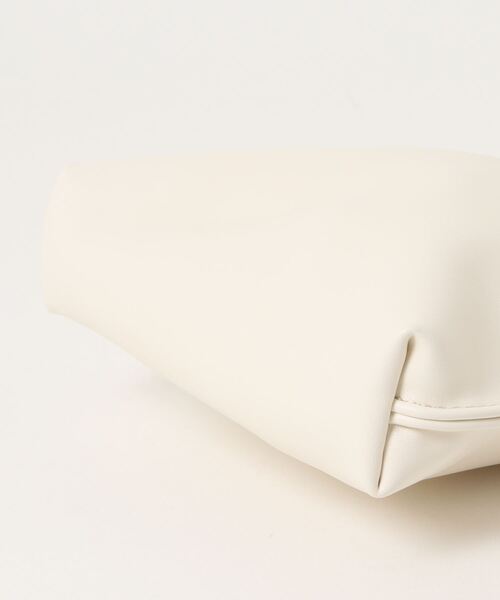 kutir(クティール)の「がま口ショルダーバッグ(ショルダーバッグ・レディース・ホワイト/ブラック・FREE)」の8枚目の写真