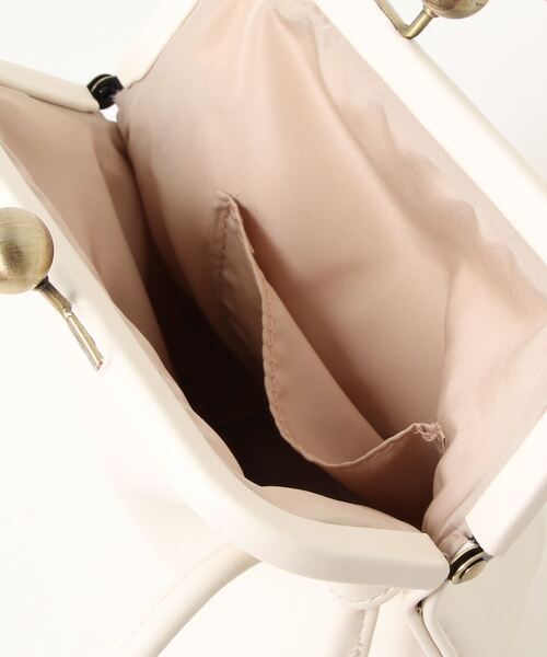 kutir(クティール)の「がま口ショルダーバッグ(ショルダーバッグ・レディース・ホワイト/ブラック・FREE)」の7枚目の写真