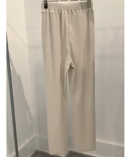 ulu(ウル)の「Semiflare rib pants(その他パンツ・レディース・アイボリー/チャコール・FREE)」の14枚目の写真