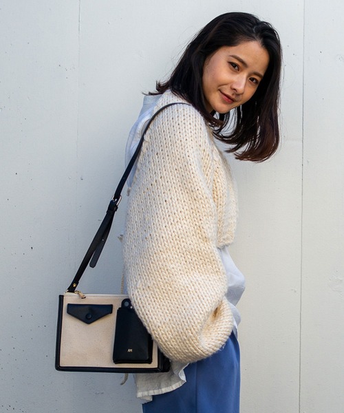 ACCOMMODE（アコモデ）の「ミニマルキャンバスショルダーバッグ（ショルダーバッグ・レディース・マスタード/ブラウン/ブラック・FREE）」の2枚目の写真