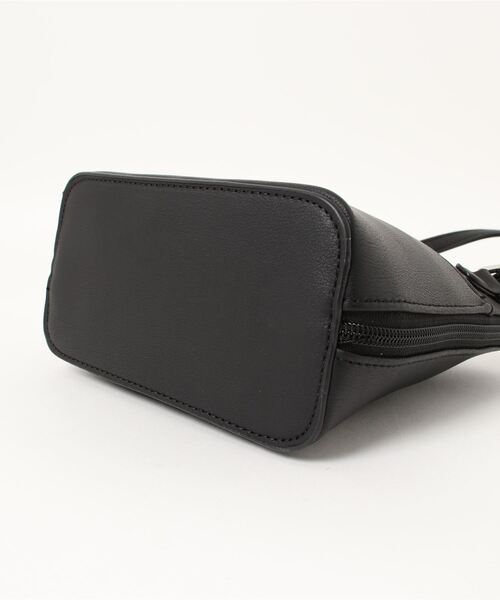 HONEYSUCKLE ROSE（ハニーサックルローズ）の「【HONEYSUCKLE ROSE】スクエアシンプルショルダーバッグ（ショルダーバッグ・レディース・ブラック/ネイビー/シルバー・ONE SIZE）」の7枚目の写真