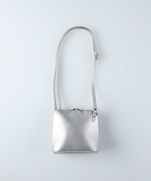 HONEYSUCKLE ROSE（ハニーサックルローズ）の「【HONEYSUCKLE ROSE】スクエアシンプルショルダーバッグ（ショルダーバッグ・レディース・ブラック/ネイビー/シルバー・ONE SIZE）」の3枚目の写真