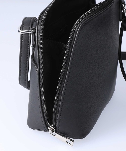 HONEYSUCKLE ROSE（ハニーサックルローズ）の「【HONEYSUCKLE ROSE】スクエアシンプルショルダーバッグ（ショルダーバッグ・レディース・ブラック/ネイビー/シルバー・ONE SIZE）」の13枚目の写真