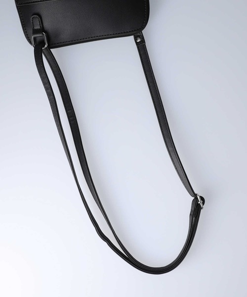 HONEYSUCKLE ROSE（ハニーサックルローズ）の「【HONEYSUCKLE ROSE】スクエアシンプルショルダーバッグ（ショルダーバッグ・レディース・ブラック/ネイビー/シルバー・ONE SIZE）」の17枚目の写真