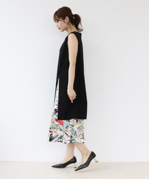 Three Four Time（ｽﾘｰﾌｫｰﾀｲﾑ）の「アメコミプリントレイヤード風スリットワンピース　別注（ワンピース・レディース・ブラック・ONE SIZE）」の2枚目の写真