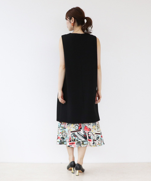 Three Four Time（ｽﾘｰﾌｫｰﾀｲﾑ）の「アメコミプリントレイヤード風スリットワンピース　別注（ワンピース・レディース・ブラック・ONE SIZE）」の4枚目の写真