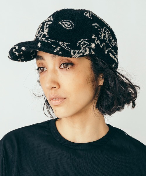 DOUBLE STANDARD CLOTHING(ダブルスタンダードクロージング)の「バンダナペイズリー柄ボアキャップ(キャップ・レディース・ブラック/レッド・FREE)」の2枚目の写真