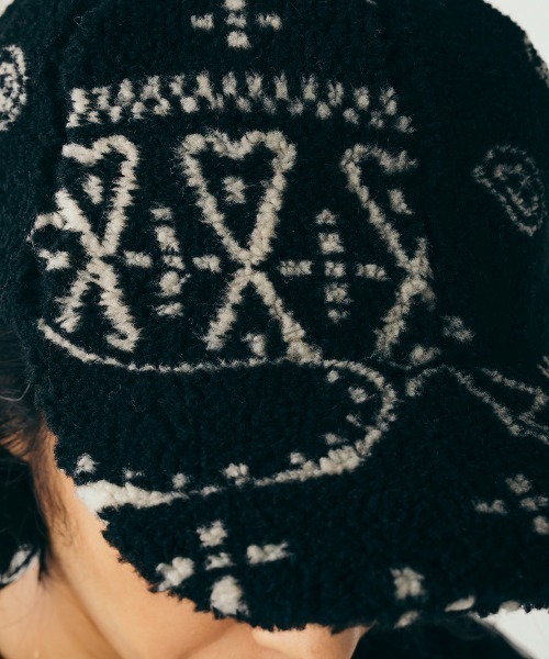 DOUBLE STANDARD CLOTHING(ダブルスタンダードクロージング)の「バンダナペイズリー柄ボアキャップ(キャップ・レディース・ブラック/レッド・FREE)」の4枚目の写真