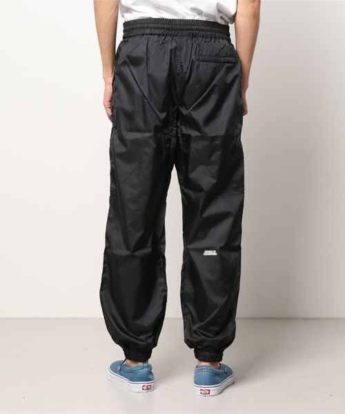 EVERLAST(スポーツ・ライフスタイル)(エバーラスト)の「【EVERLAST(エバーラスト)】サウナパンツ(その他パンツ・メンズ・ブラック/レッド・MEDIUM/LARGE)」の4枚目の写真