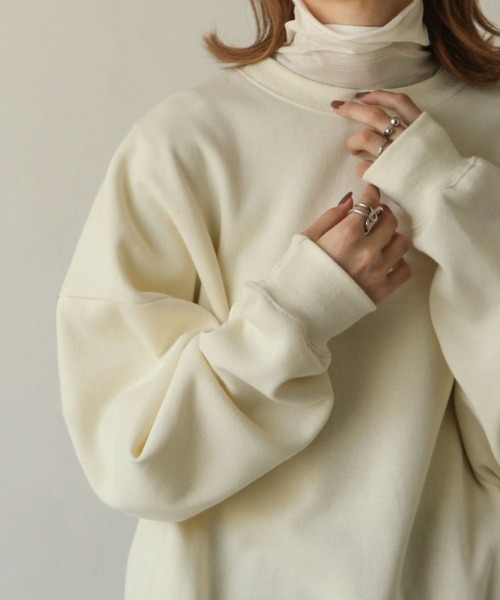 Chillfar(チルファー)の「裏起毛バックパッチワークスウェット(スウェット・レディース・ブラック/ベージュ/ブラウン/カーキ/ブルー/アイボリー/オートミール/チャコール・MEDIUM/LARGE)」の22枚目の写真