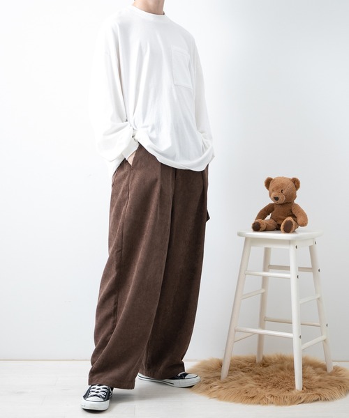 PairPair（ペアペア）の「コーデュロイバルーンパンツ(ユニセックス)（その他パンツ・レディース・グリーン/アイボリー/モカ/グレイッシュブルー・MEDIUM/LARGE）」の2枚目の写真