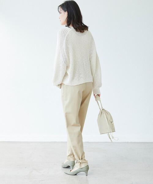 green label relaxing（グリーンレーベルリラクシング）の「ローゲージ スラブ カタアゼ プルオーバー ニット（ニット/セーター・レディース・ホワイト/ベージュ/ケリー・FREE）」の9枚目の写真