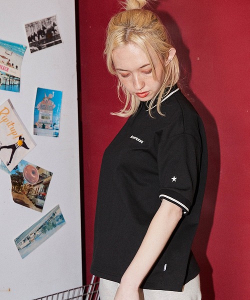 CONVERSE(コンバース)の「CONVERSE/コンバース ロゴ リブラインデザイン ワイドシルエットポロシャツ(ポロシャツ・レディース・ホワイト/ブラック/レッド・M/L)」の3枚目の写真