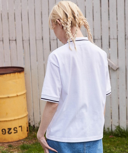 CONVERSE(コンバース)の「CONVERSE/コンバース ロゴ リブラインデザイン ワイドシルエットポロシャツ(ポロシャツ・レディース・ホワイト/ブラック/レッド・M/L)」の7枚目の写真