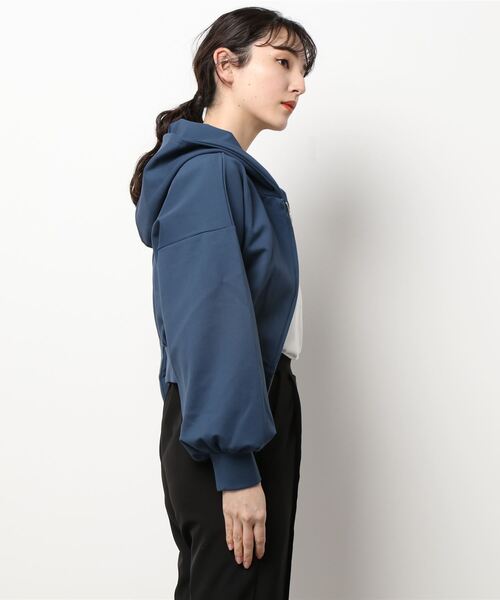 ANDGEEBEE（アンジービー）の「ショートパーカー（パーカー・レディース・ブルー/ブラック・MEDIUM）」の4枚目の写真