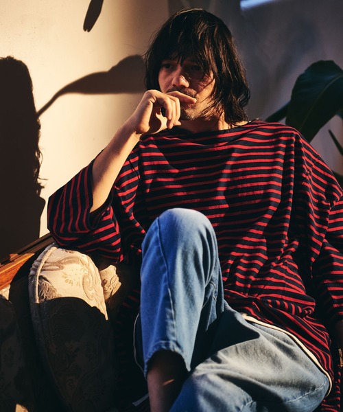 glamb(グラム)の「Fake Layered Border CS / フェイクレイヤードボーダーカットソー(Tシャツ/カットソー・メンズ・ホワイト×ブラック/レッド系その他・M/S/L)」の17枚目の写真