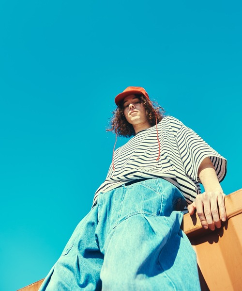 glamb(グラム)の「Fake Layered Border CS / フェイクレイヤードボーダーカットソー(Tシャツ/カットソー・メンズ・ホワイト×ブラック/レッド系その他・M/S/L)」の18枚目の写真