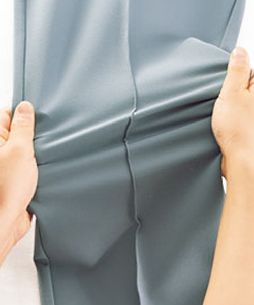 BELLUNA PLUS(ベルーナ)の「花粉対策ストレッチテーパードパンツ 股下58cm(その他パンツ・レディース・ブラック/ネイビー/ブルー/アイボリー・SMALL/LARGE/X-LARGE/MEDIUM)」の12枚目の写真