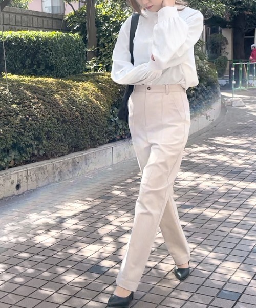 Futier land（フューティアランド）の「コットンリネンストレートパンツ（スラックス・レディース・アイボリー/グレー・MEDIUM）」の13枚目の写真