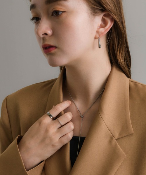 muku（ムク）の「金属アレルギー対応 ドリップカーブピアス(両耳用)/サージカルステンレス/316L（ピアス（両耳用）・レディース・シルバー/ゴールド・FREE）」の12枚目の写真