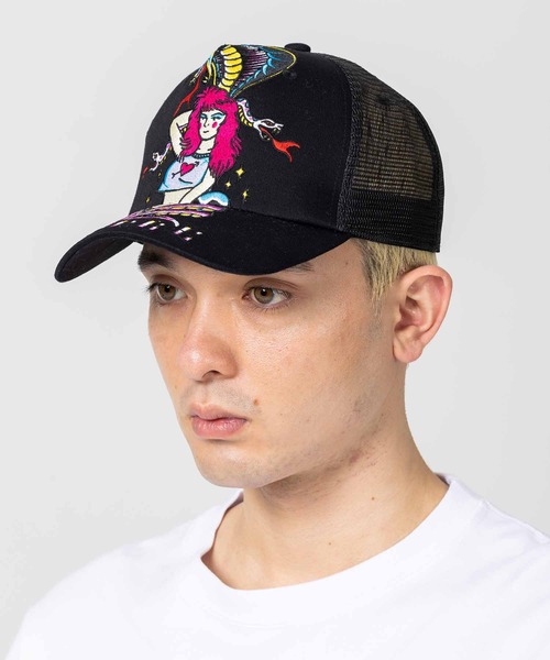 XLARGE（エクストララージ）の「FASCINATING SNAKE WOMAN MESH CAP