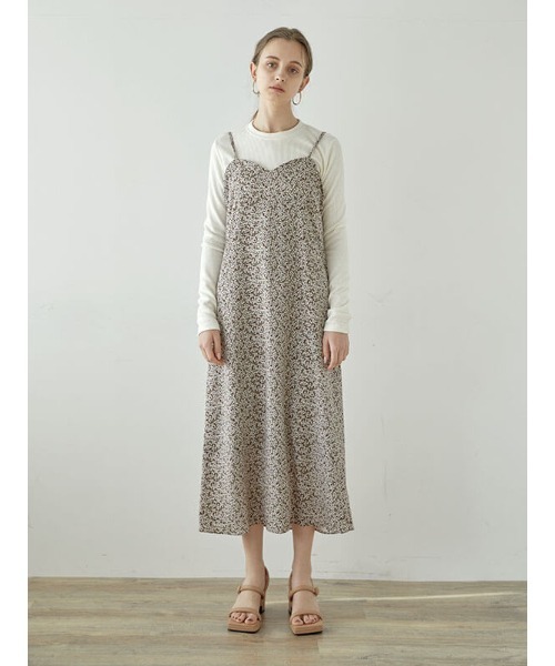 ACYM(アシーム)の「Pin strap square サンダル(サンダル・レディース・ホワイト/ブラック/ベージュ・SMALL/MEDIUM/LARGE)」の7枚目の写真