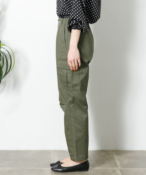URBAN RESEARCH Sonny Label(アーバンリサーチサニーレーベル)の「テーパードカーゴパンツ(カーゴパンツ・レディース・ベージュ/カーキ/ネイビー・36/38)」の19枚目の写真