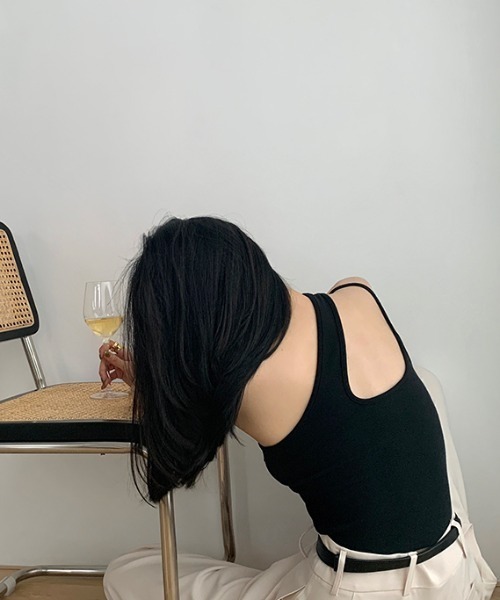 MANGROVE（マングローブ）の「アシンメトリーワンショルダーキャミソール（タンクトップ・レディース・ホワイト/ブラック・FREE）」の8枚目の写真