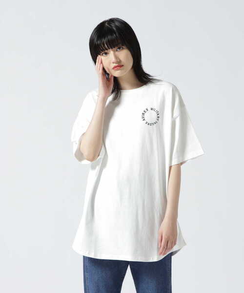 AVIREX(アヴィレックス)の「【WEB&DEPOT限定】PENNANT PRINT TUNIC ONEPIECE/ ペナントプリントチュニックワンピース(ワンピース・レディース・グリーン/アイボリー/ネイビー・FREE)」の2枚目の写真