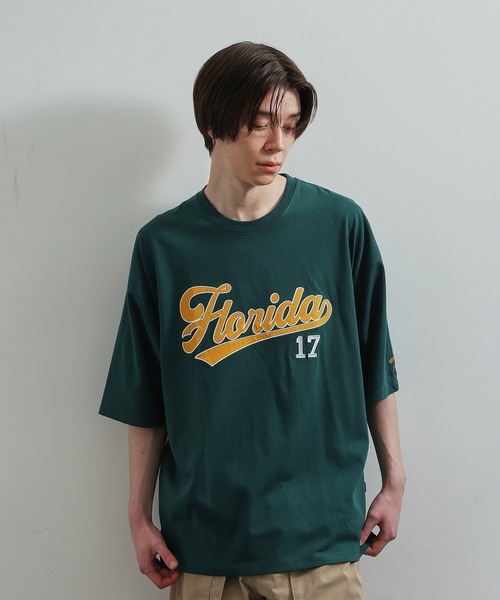 JUNRED(ジュンレッド)の「ワッペンカレッジ刺繍ルーズTシャツ(Tシャツ/カットソー・メンズ・ピンク/グリーン/ホワイト・M/L)」の3枚目の写真