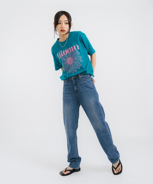 Ressaca(レサーカ)の「オーバーサイズ デイジー ロゴプリント 半袖Tシャツ 花柄(Tシャツ/カットソー・レディース・ホワイト/アッシュグレー/ブラック/イエロー/グリーン/グリーン系その他・M/L/XL)」の11枚目の写真