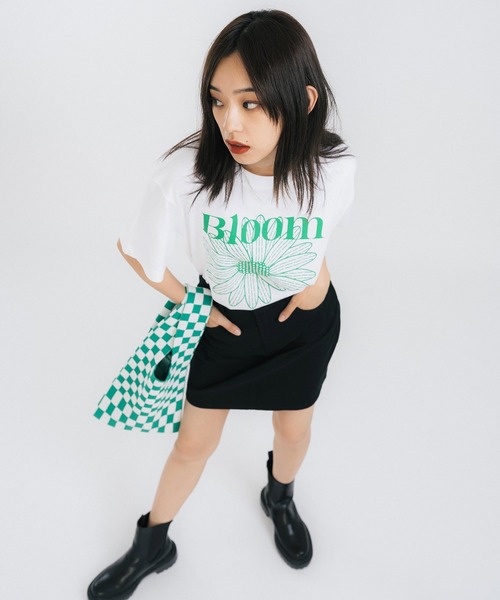 Ressaca(レサーカ)の「オーバーサイズ デイジー ロゴプリント 半袖Tシャツ 花柄(Tシャツ/カットソー・レディース・ホワイト/アッシュグレー/ブラック/イエロー/グリーン/グリーン系その他・M/L/XL)」の17枚目の写真
