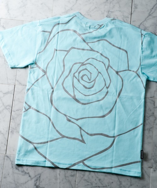 Buffalo Bobs(バッファローボブズ)の「RUFFLED ROSE(ラッフルド ローズ)クルーネック ロゴ Tシャツ(Tシャツ/カットソー・メンズ・ホワイト/ブラック/ブルー系その他・1-2/2-3/3-4)」の1枚目の写真