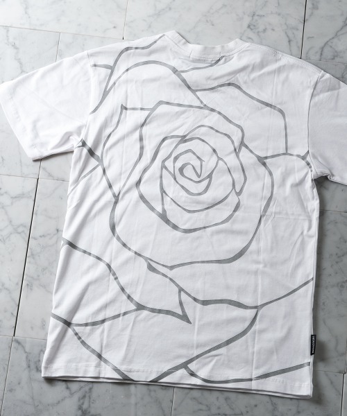Buffalo Bobs(バッファローボブズ)の「RUFFLED ROSE(ラッフルド ローズ)クルーネック ロゴ Tシャツ(Tシャツ/カットソー・メンズ・ホワイト/ブラック/ブルー系その他・1-2/2-3/3-4)」の2枚目の写真