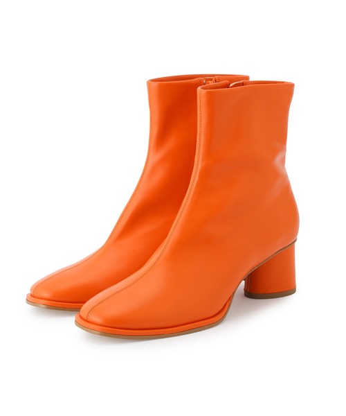 ADAM ET ROPE'（アダムエロペ）の「【WEB限定(一部店舗展開あり)】ストレッチショートブーツ（ブーツ・レディース・オフホワイト/オレンジ/ベージュ/ブラック・23.5cm/24.0cm/24.5cm/23.0cm）」の16枚目の写真