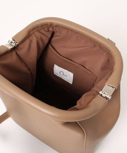 notch.（ノッチ）の「ガマ口ショルダーバッグ（ショルダーバッグ・レディース・ブラウン/ブラック・ONESIZE）」の4枚目の写真
