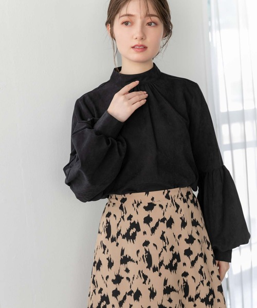 fifth(フィフス)の「スエードライクボリュームスリーブブラウス(シャツ/ブラウス・レディース・ブラック/ベージュ/ブルー・M)」の5枚目の写真