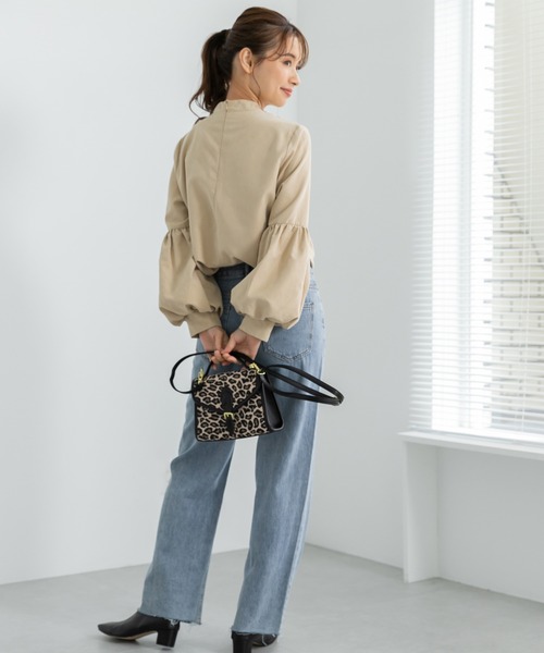 fifth(フィフス)の「スエードライクボリュームスリーブブラウス(シャツ/ブラウス・レディース・ブラック/ベージュ/ブルー・M)」の13枚目の写真