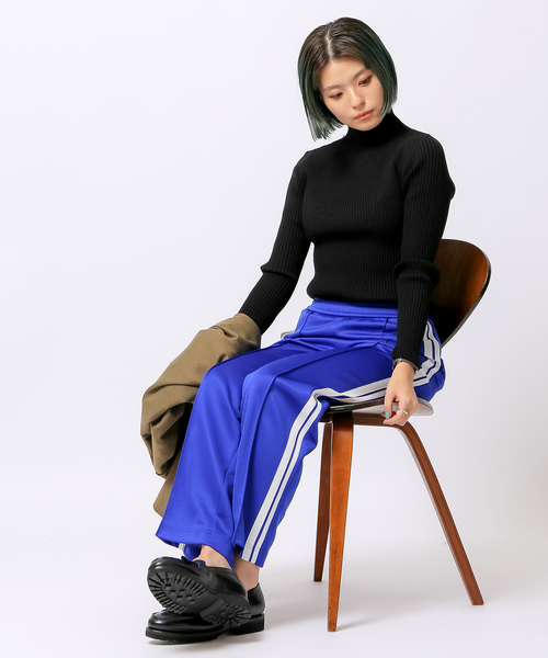 JOINT WORKS(ジョイントワークス)の「リブインナータートルプルオーバーニット(ニット/セーター・レディース・ブルー系その他/レッド/ホワイト/ブラック・FREE)」の12枚目の写真