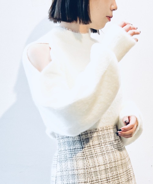 NOMAE(ノーマエ)の「ショルダーオープンフェザーニット(ニット/セーター・レディース・ホワイト/ライトグレー/ベージュ/ライトピンク・FREE)」の17枚目の写真