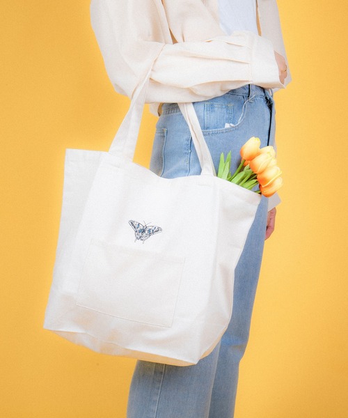 GENXDER(ノンジェンダー)の「【genxder】ユニセックス大容量オリジナル蝶々刺繍トートバッグ(トートバッグ・メンズ・ダークグレー/グレー系その他/グレー系その他2/グリーン系その他2/ベージュ系その他/ブラック系その他/カーキ/グレー/ベージュ/ブラック・FREE)」の9枚目の写真