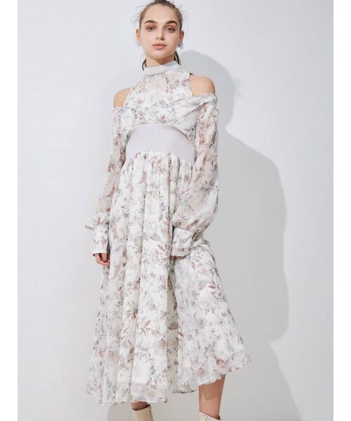 MERCURYDUO（マーキュリーデュオ）の「水彩フラワーウエストリブカシュクールワンピース（ワンピース・レディース・ライトグレー/ベージュ/ピンク・SMALL/MEDIUM）」の3枚目の写真